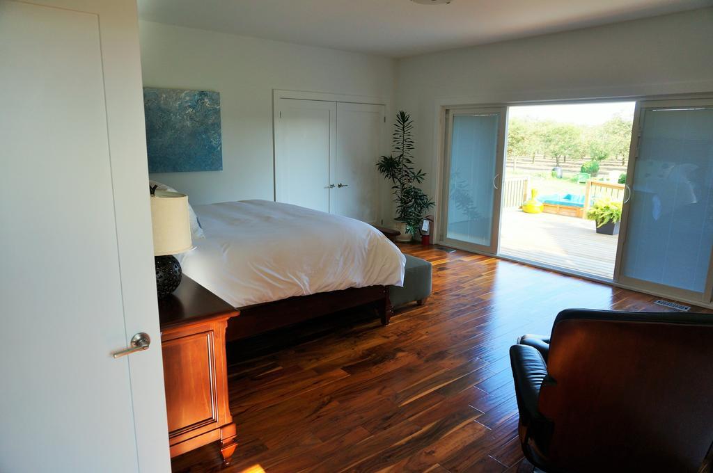 On The 6 Bed And Breakfast Niagara-on-the-Lake Rom bilde