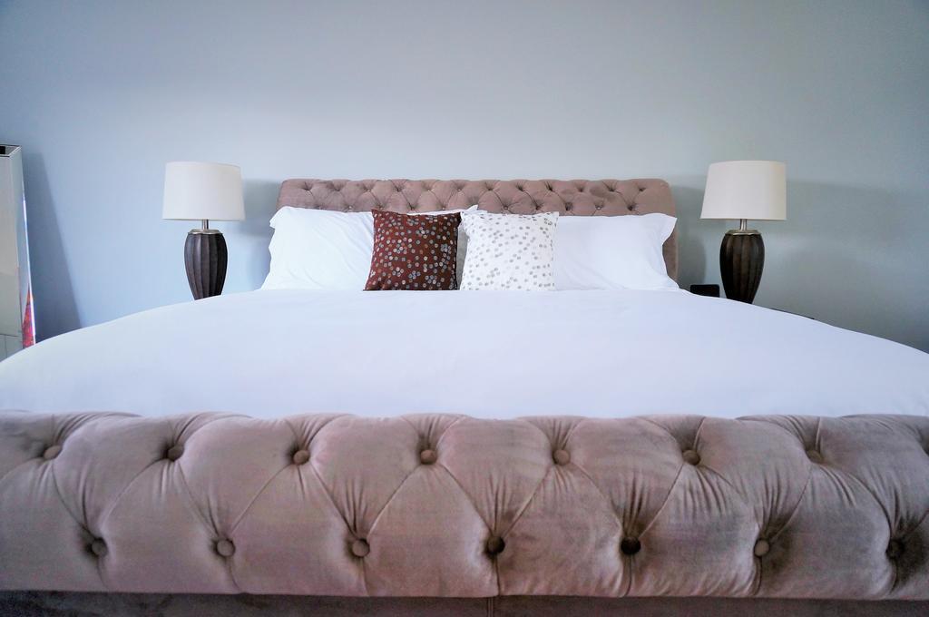 On The 6 Bed And Breakfast Niagara-on-the-Lake Rom bilde